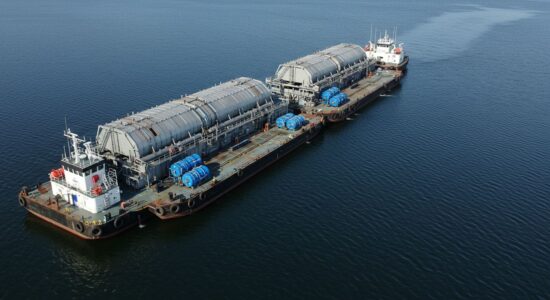 Системы очистки воды Пресную воду для охлаждения АЭС «Фукусима-1» доставили на двух баржах в Уфе